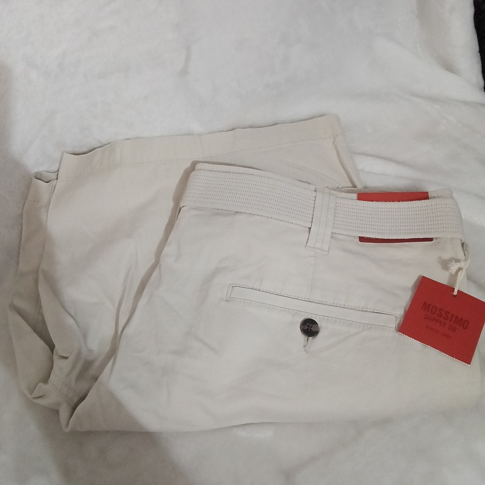 Mossimo Mens Flat Front Stretch Chino Shorts with Belt Beige 40 x 10 Inch Inseam